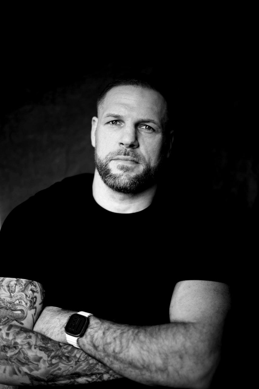 JamesHaskell_Shot-1_016-blackwhite